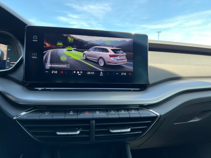 Abbildung Fahrzeugdetailansicht Skoda Octavia - Nr. 22