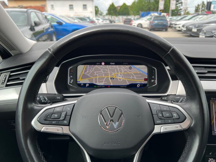 Abbildung Fahrzeugdetailansicht Volkswagen Passat Variant - Nr. 15