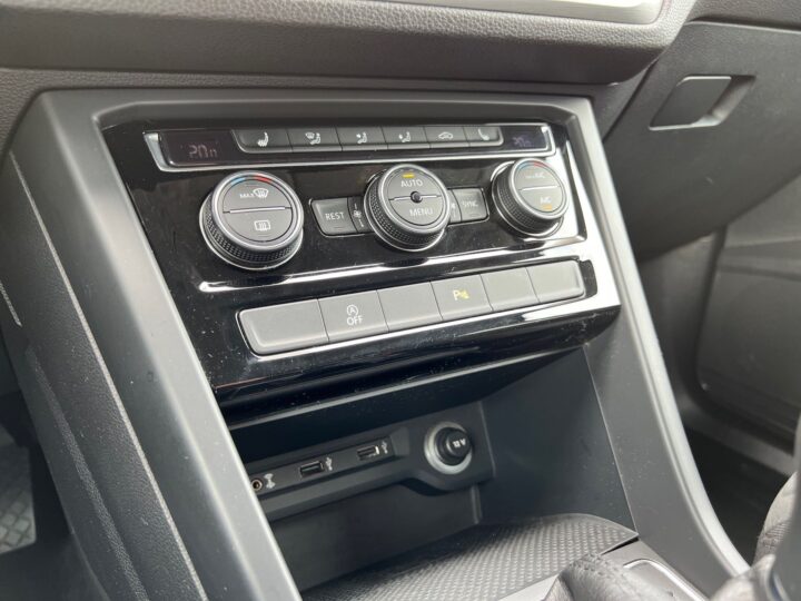 Abbildung Fahrzeugdetailansicht Volkswagen Touran - Nr. 27