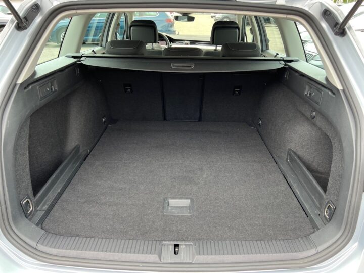 Abbildung Fahrzeugdetailansicht Volkswagen Passat Variant - Nr. 14