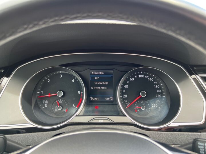 Abbildung Fahrzeugdetailansicht Volkswagen Passat Variant - Nr. 17