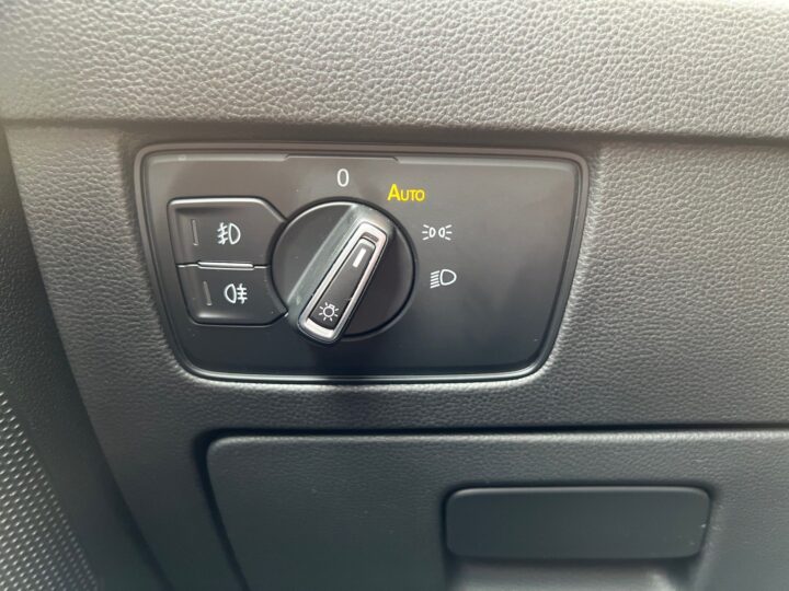 Abbildung Fahrzeugdetailansicht Volkswagen Passat Variant - Nr. 45