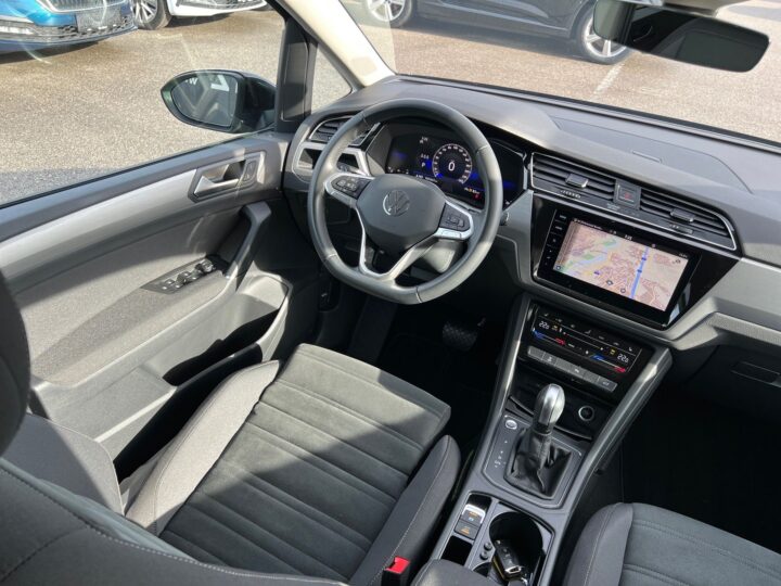 Abbildung Fahrzeugdetailansicht Volkswagen Touran - Nr. 11