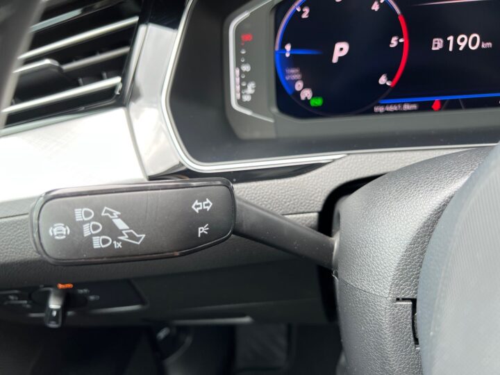 Abbildung Fahrzeugdetailansicht Volkswagen Passat Variant - Nr. 41