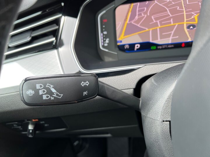 Abbildung Fahrzeugdetailansicht Volkswagen Passat Variant - Nr. 46