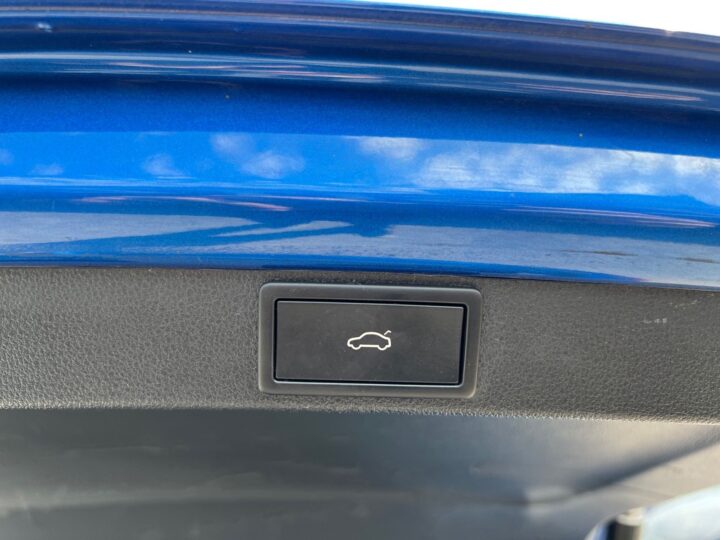 Abbildung Fahrzeugdetailansicht Skoda Octavia - Nr. 38