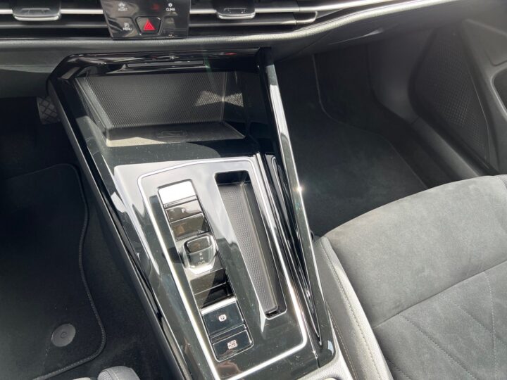 Abbildung Fahrzeugdetailansicht Volkswagen Golf Variant - Nr. 29
