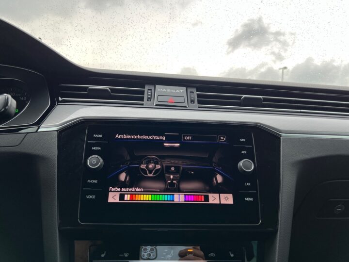 Abbildung Fahrzeugdetailansicht Volkswagen Passat Variant - Nr. 25