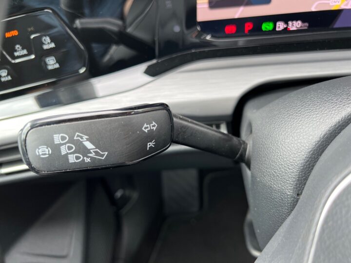 Abbildung Fahrzeugdetailansicht Volkswagen Golf Variant - Nr. 42