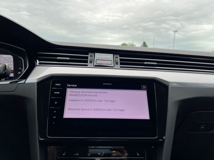 Abbildung Fahrzeugdetailansicht Volkswagen Passat Variant - Nr. 26