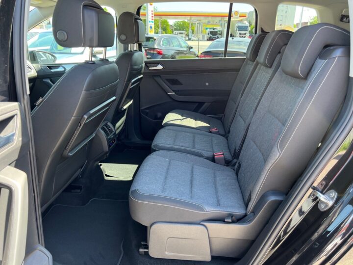 Abbildung Fahrzeugdetailansicht Volkswagen Touran - Nr. 13