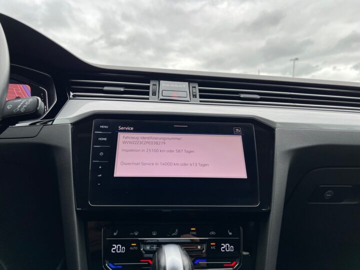 Abbildung Fahrzeugdetailansicht Volkswagen Passat Variant - Nr. 26