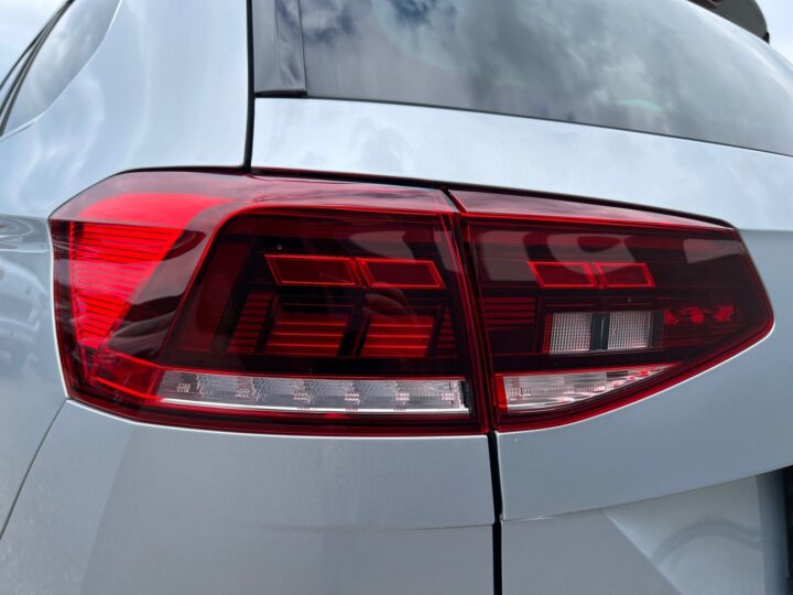 Abbildung Fahrzeugdetailansicht Volkswagen Passat Variant - Nr. 37
