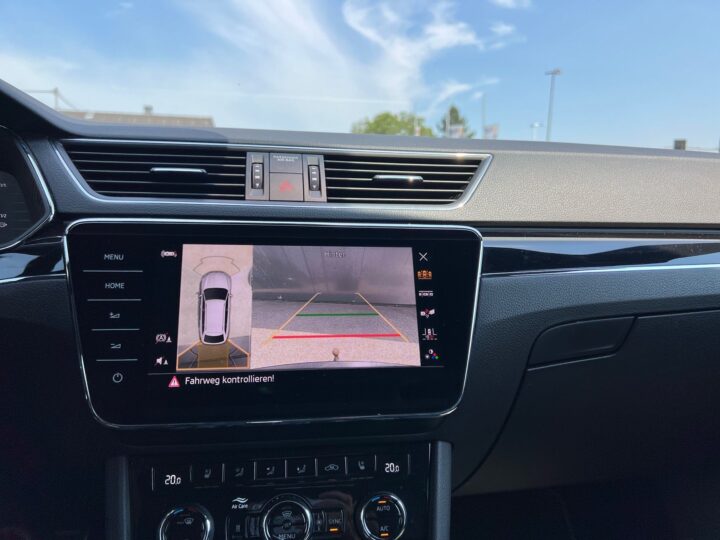 Abbildung Fahrzeugdetailansicht Skoda Superb - Nr. 27
