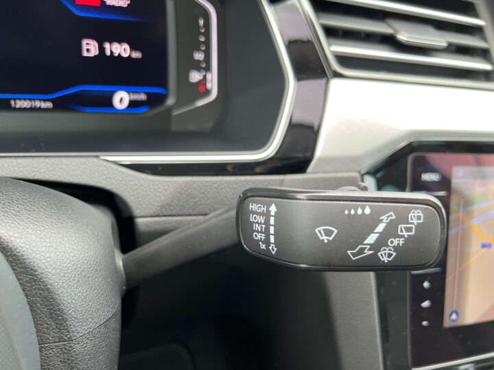 Abbildung Fahrzeugdetailansicht Volkswagen Passat Variant - Nr. 43