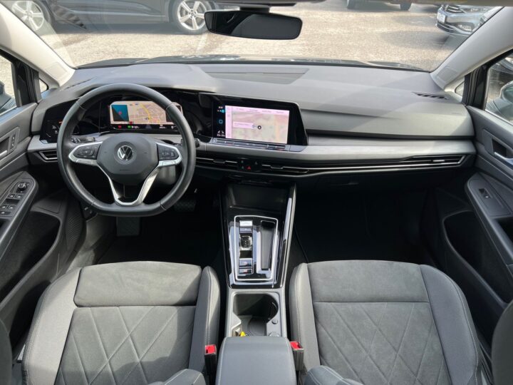 Abbildung Fahrzeugdetailansicht Volkswagen Golf Variant - Nr. 9