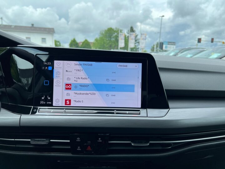 Abbildung Fahrzeugdetailansicht Volkswagen Golf Variant - Nr. 19