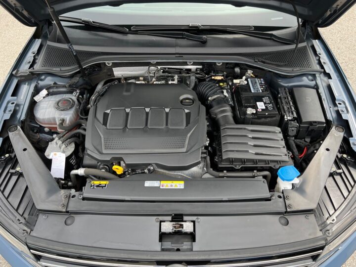 Abbildung Fahrzeugdetailansicht Volkswagen Passat Variant - Nr. 35