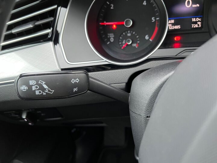 Abbildung Fahrzeugdetailansicht Volkswagen Passat Variant - Nr. 42