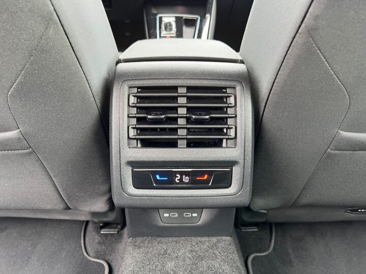 Abbildung Fahrzeugdetailansicht Volkswagen Golf Variant - Nr. 32