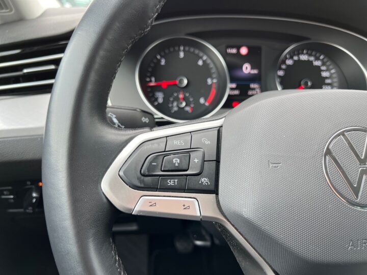 Abbildung Fahrzeugdetailansicht Volkswagen Passat Variant - Nr. 39