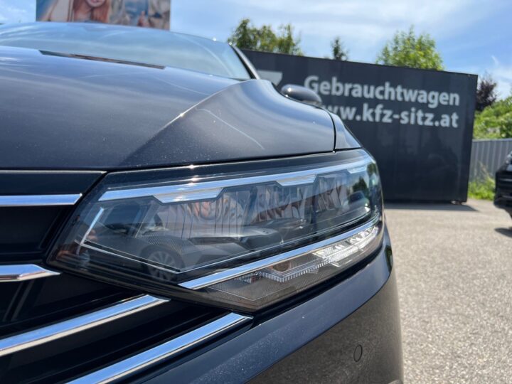 Abbildung Fahrzeugdetailansicht Volkswagen Passat Variant - Nr. 35