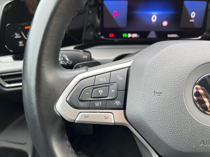 Abbildung Fahrzeugdetailansicht Volkswagen Golf Variant - Nr. 40