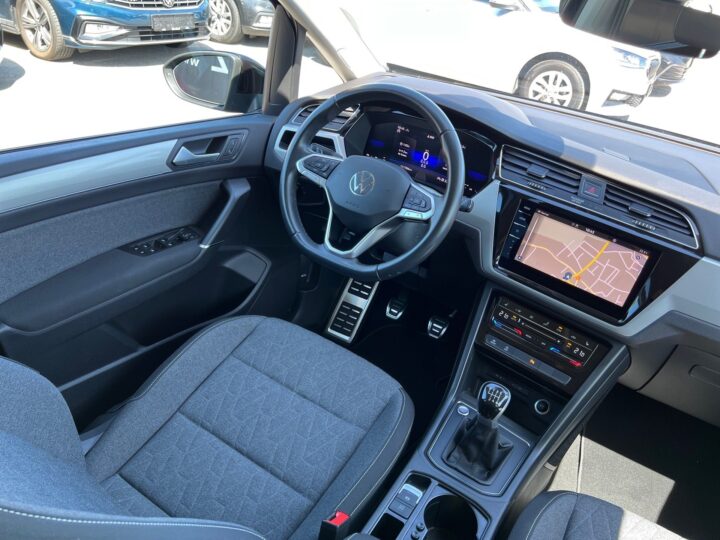 Abbildung Fahrzeugdetailansicht Volkswagen Touran - Nr. 11