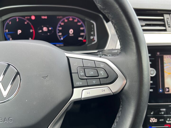 Abbildung Fahrzeugdetailansicht Volkswagen Passat Variant - Nr. 41