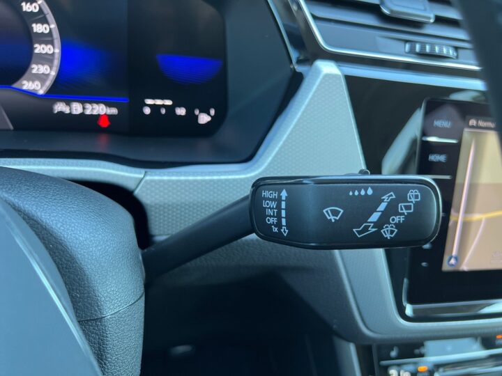 Abbildung Fahrzeugdetailansicht Volkswagen Touran - Nr. 42