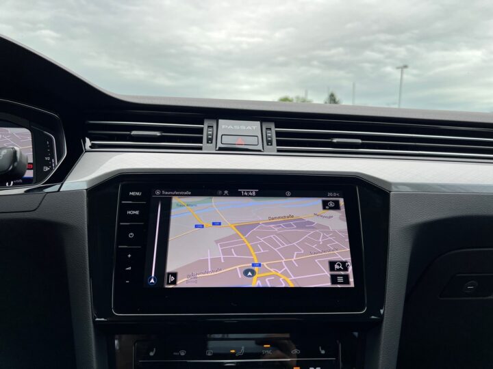 Abbildung Fahrzeugdetailansicht Volkswagen Passat Variant - Nr. 25
