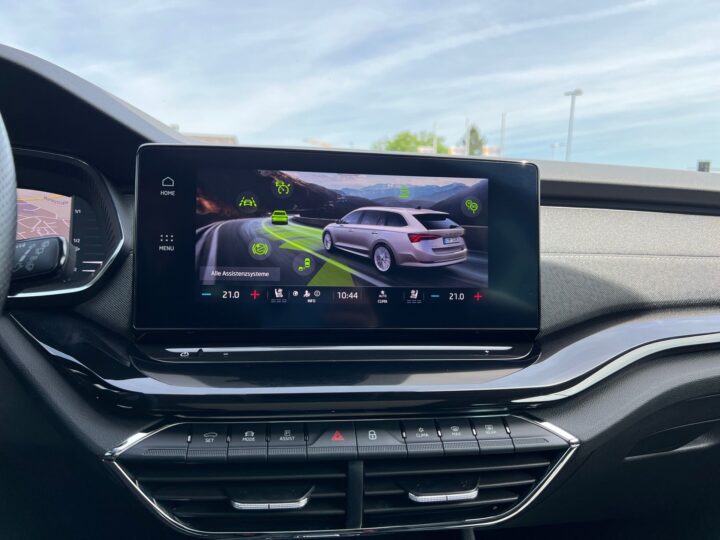 Abbildung Fahrzeugdetailansicht Skoda Octavia - Nr. 23