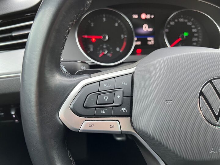 Abbildung Fahrzeugdetailansicht Volkswagen Passat Variant - Nr. 40
