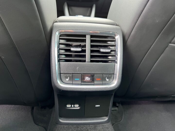 Abbildung Fahrzeugdetailansicht Skoda Octavia - Nr. 33