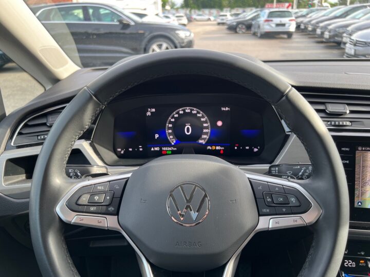 Abbildung Fahrzeugdetailansicht Volkswagen Touran - Nr. 15