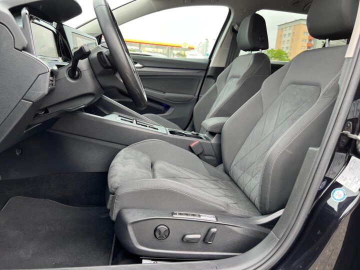 Abbildung Fahrzeugdetailansicht Volkswagen Golf Variant - Nr. 12