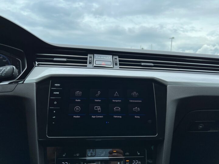 Abbildung Fahrzeugdetailansicht Volkswagen Passat Variant - Nr. 18