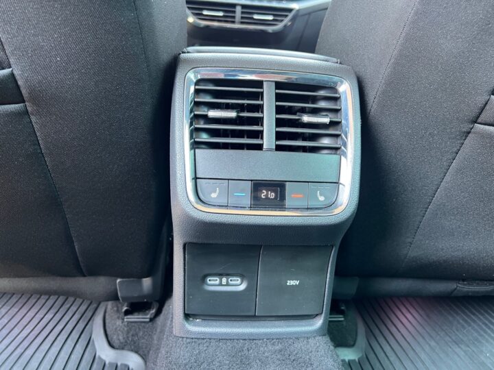 Abbildung Fahrzeugdetailansicht Skoda Octavia - Nr. 33