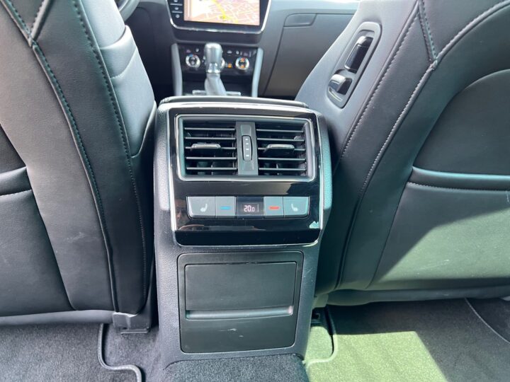 Abbildung Fahrzeugdetailansicht Skoda Superb - Nr. 33