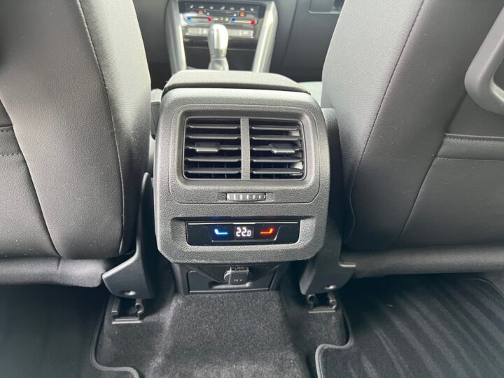 Abbildung Fahrzeugdetailansicht Volkswagen Touran - Nr. 33
