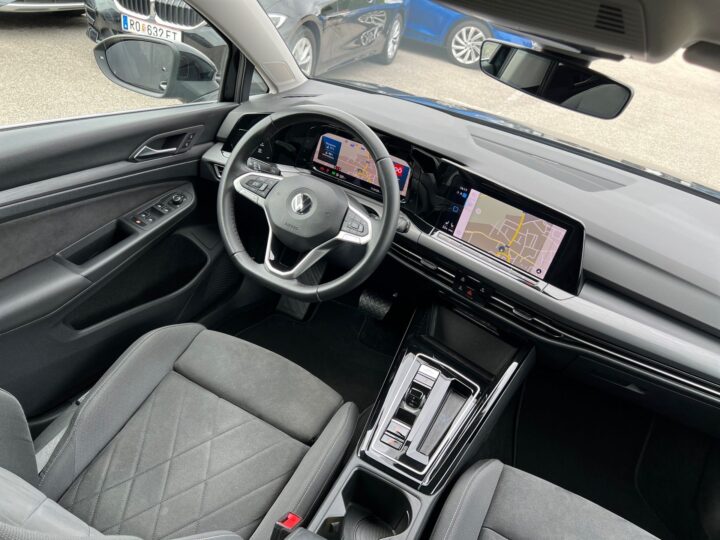 Abbildung Fahrzeugdetailansicht Volkswagen Golf Variant - Nr. 11