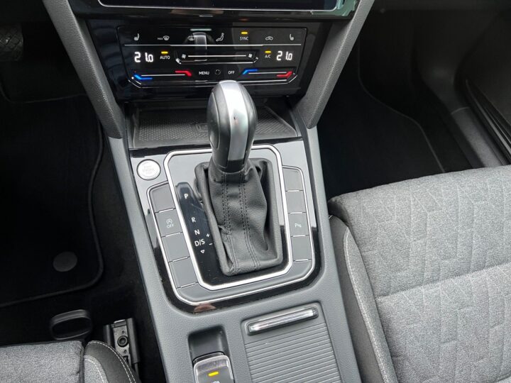 Abbildung Fahrzeugdetailansicht Volkswagen Passat Variant - Nr. 28