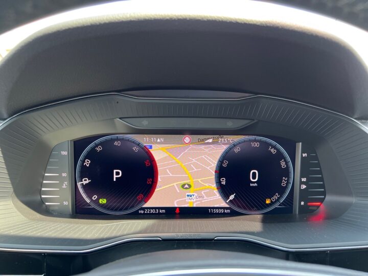 Abbildung Fahrzeugdetailansicht Skoda Superb - Nr. 16