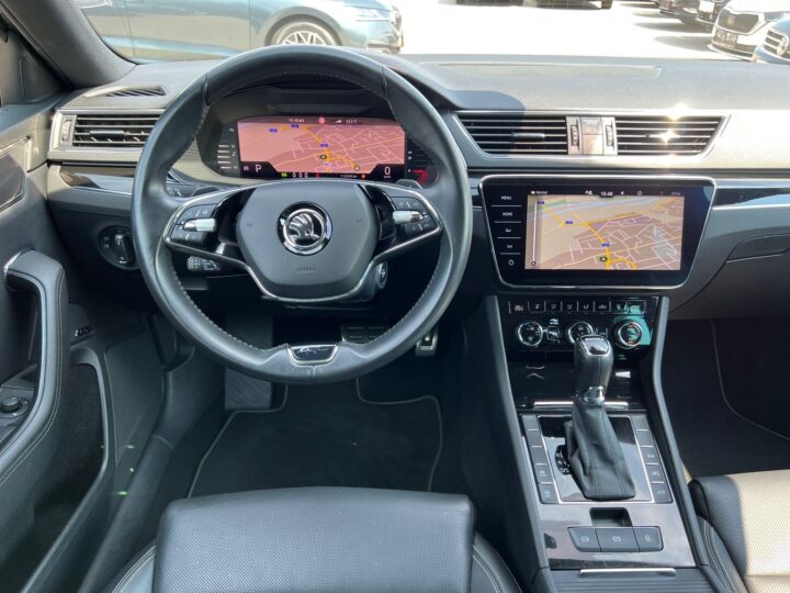 Abbildung Fahrzeugdetailansicht Skoda Superb - Nr. 10