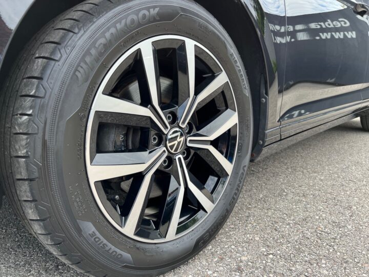 Abbildung Fahrzeugdetailansicht Volkswagen Passat Variant - Nr. 37