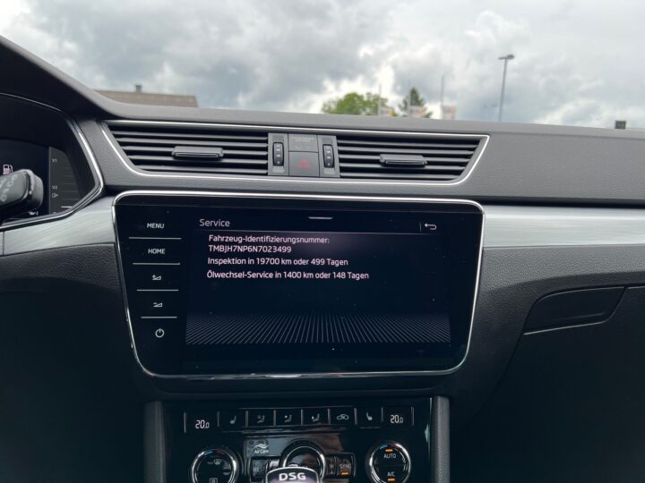 Abbildung Fahrzeugdetailansicht Skoda Superb - Nr. 26