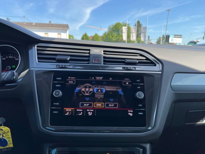 Abbildung Fahrzeugdetailansicht Volkswagen Tiguan - Nr. 23