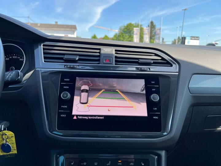Abbildung Fahrzeugdetailansicht Volkswagen Tiguan - Nr. 27