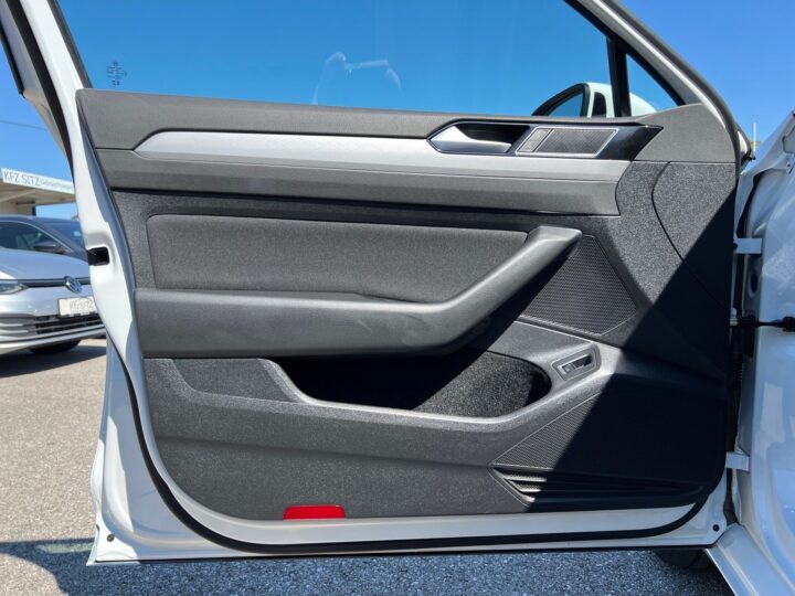 Abbildung Fahrzeugdetailansicht Volkswagen Passat Variant - Nr. 30