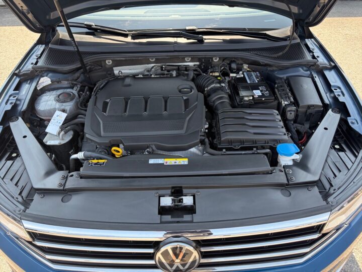 Abbildung Fahrzeugdetailansicht Volkswagen Passat Variant - Nr. 34